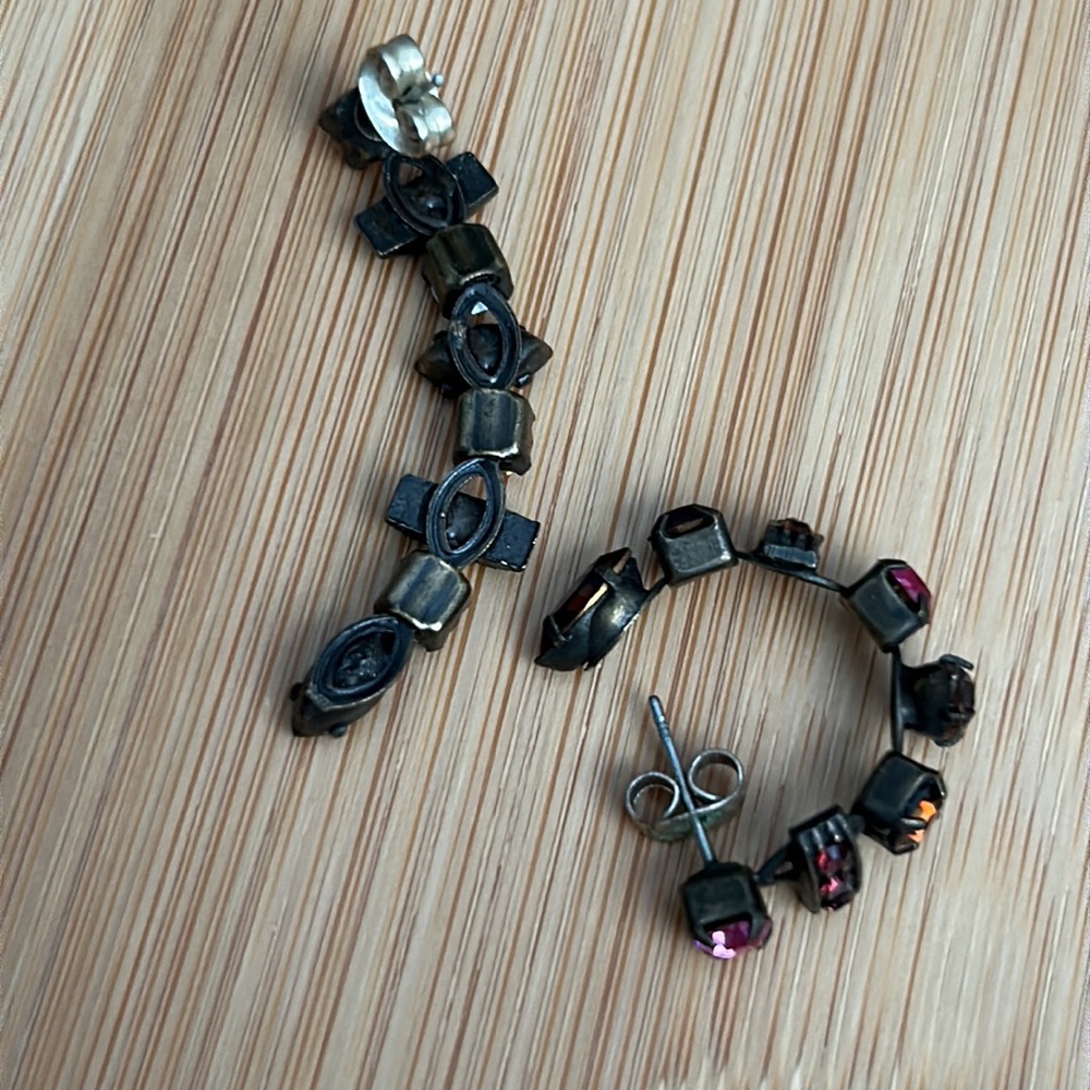 Dangling Earrings - Picture 4 of 4